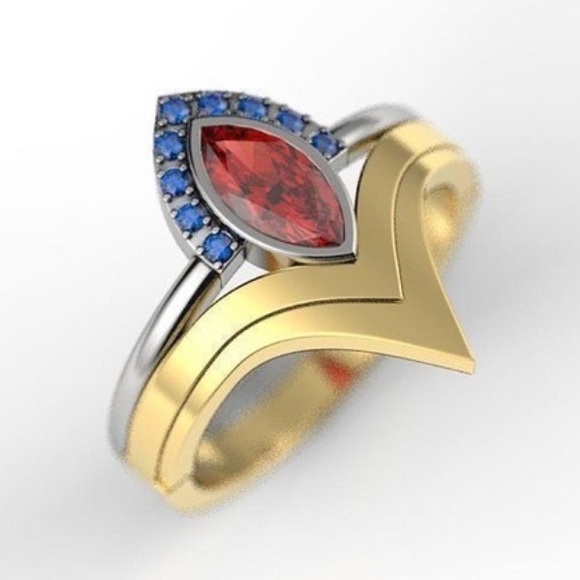 NEW Wonder Woman Ring Set - Picture 1 of 4